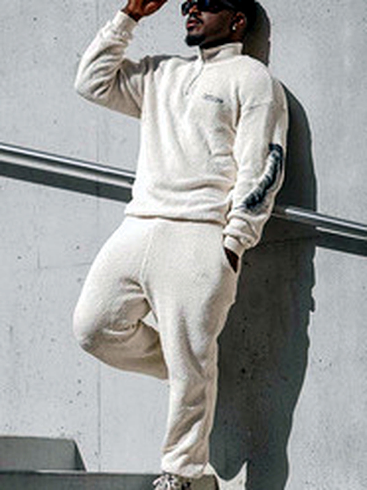 Men's Lyocell Cotton Casual Bermuda Shorts Elastic Waist Summer Shorts in Khaki - product view
