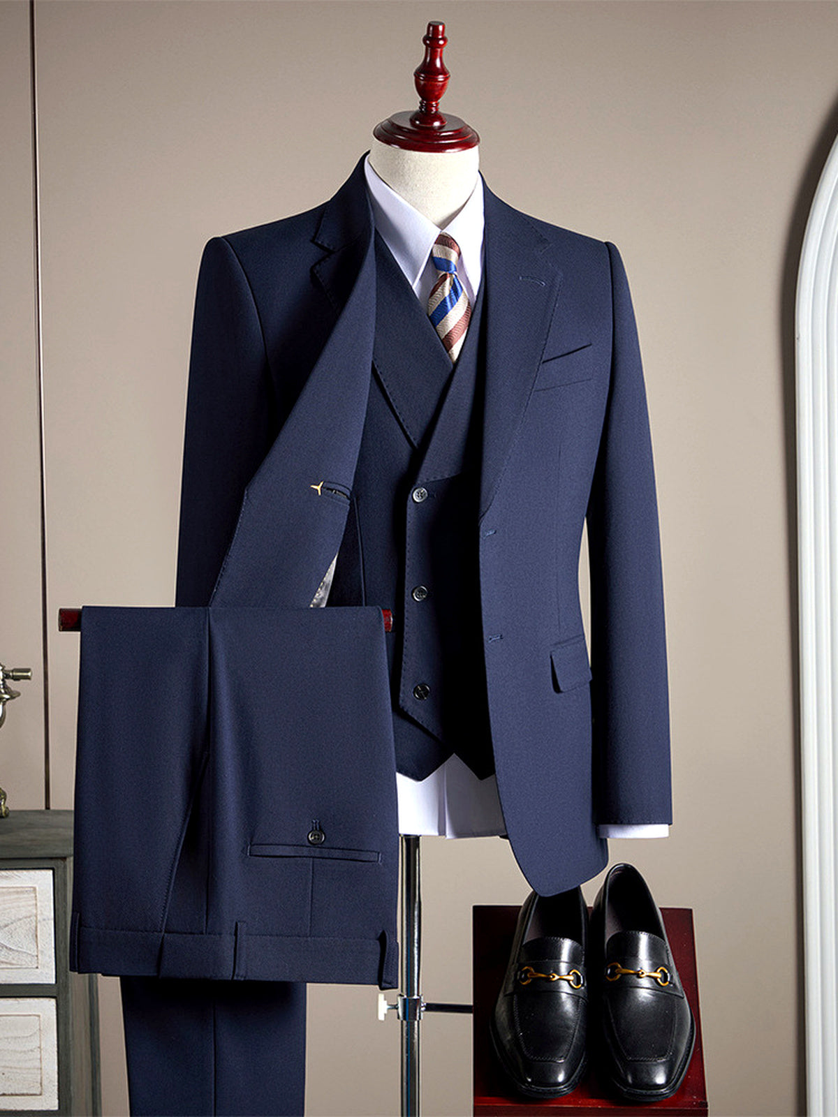Men's Lightweight Business Blazer and Pants Set Casual Suit Outfit in Navy - product view