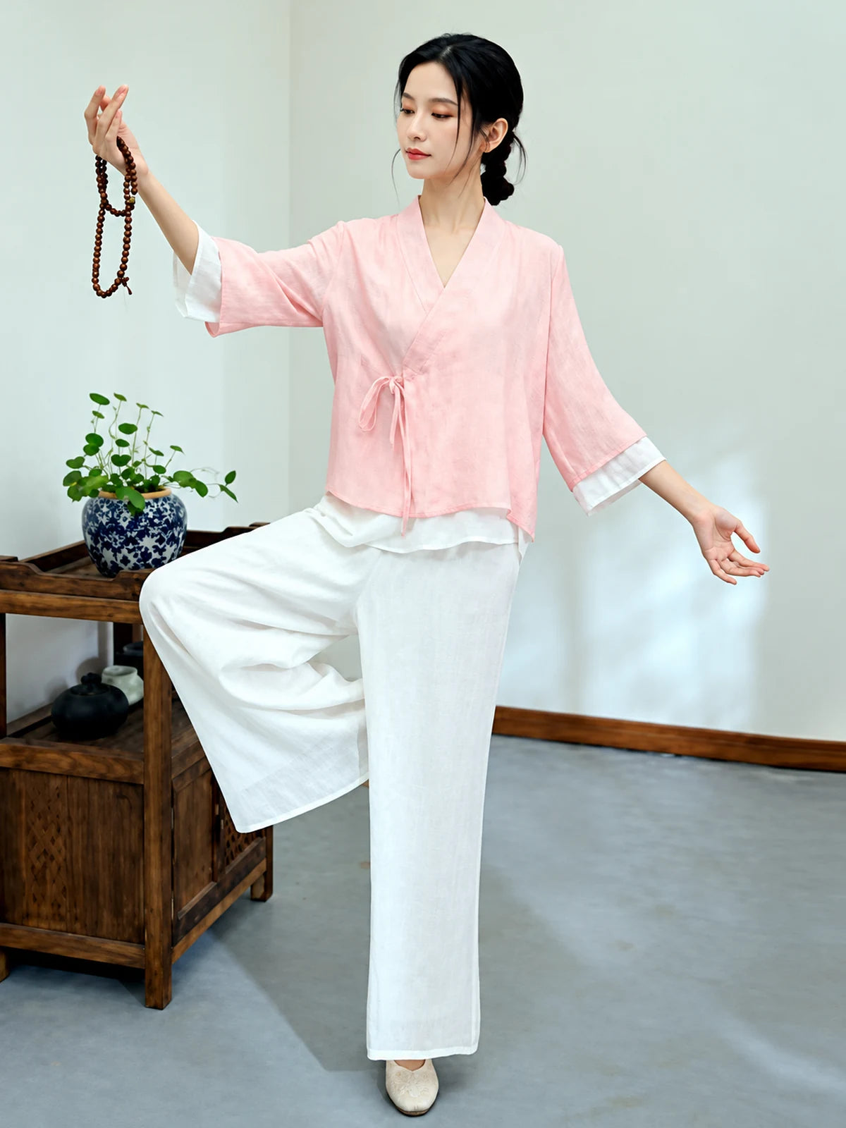 Women's Relaxed Cotton-Linen V-Neck Top & Wide-Leg Pants Set - product detail view 2