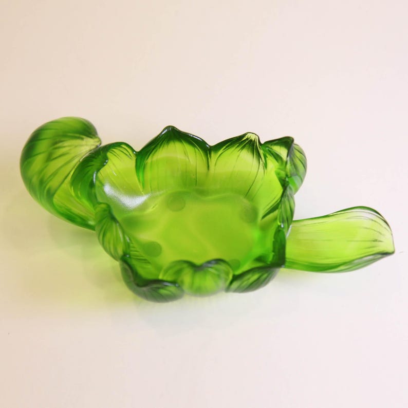 Green Tara Buddha Statue: Liuli Lotus Zen Ornament