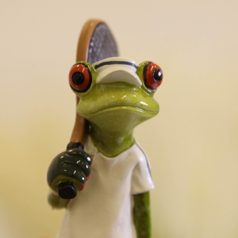 Tennis Frog Statue - Nordic Style Resin Sculpture for Home & Garden Decor