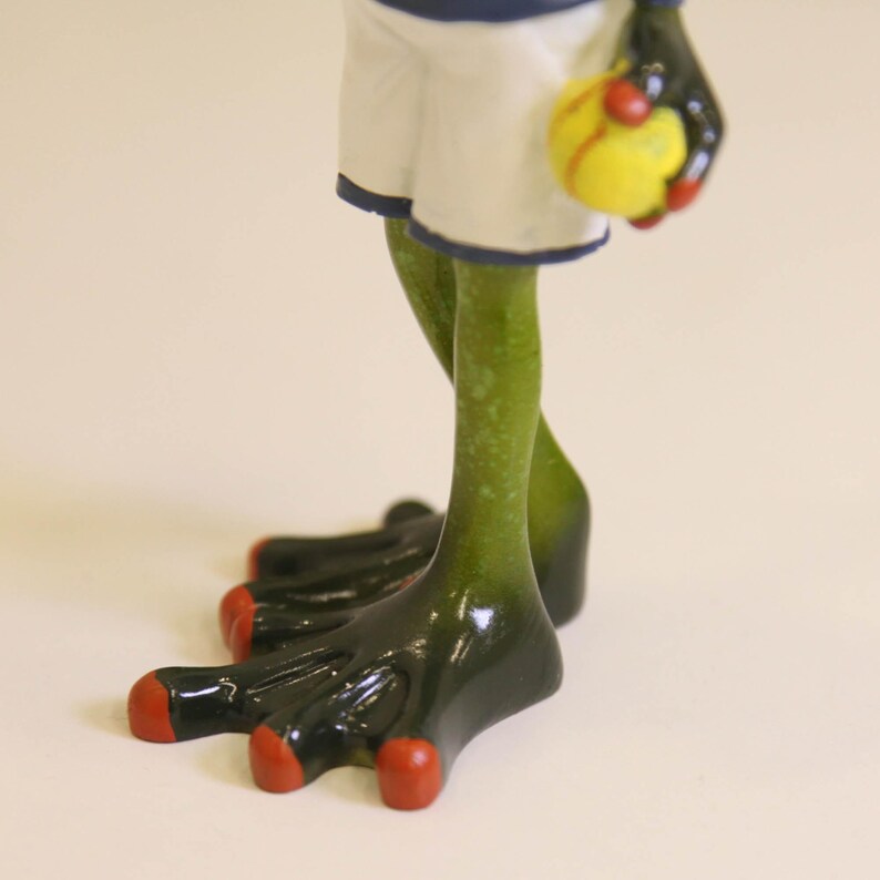 Tennis Frog Statue - Nordic Style Resin Sculpture for Home & Garden Decor