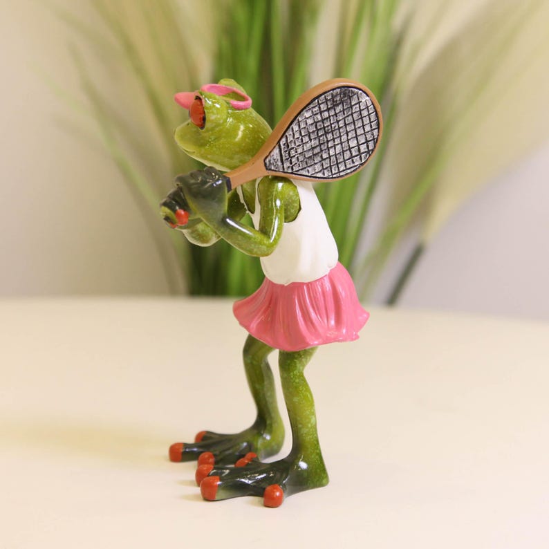 Tennis Frog Statue - Nordic Style Resin Sculpture for Home & Garden Decor
