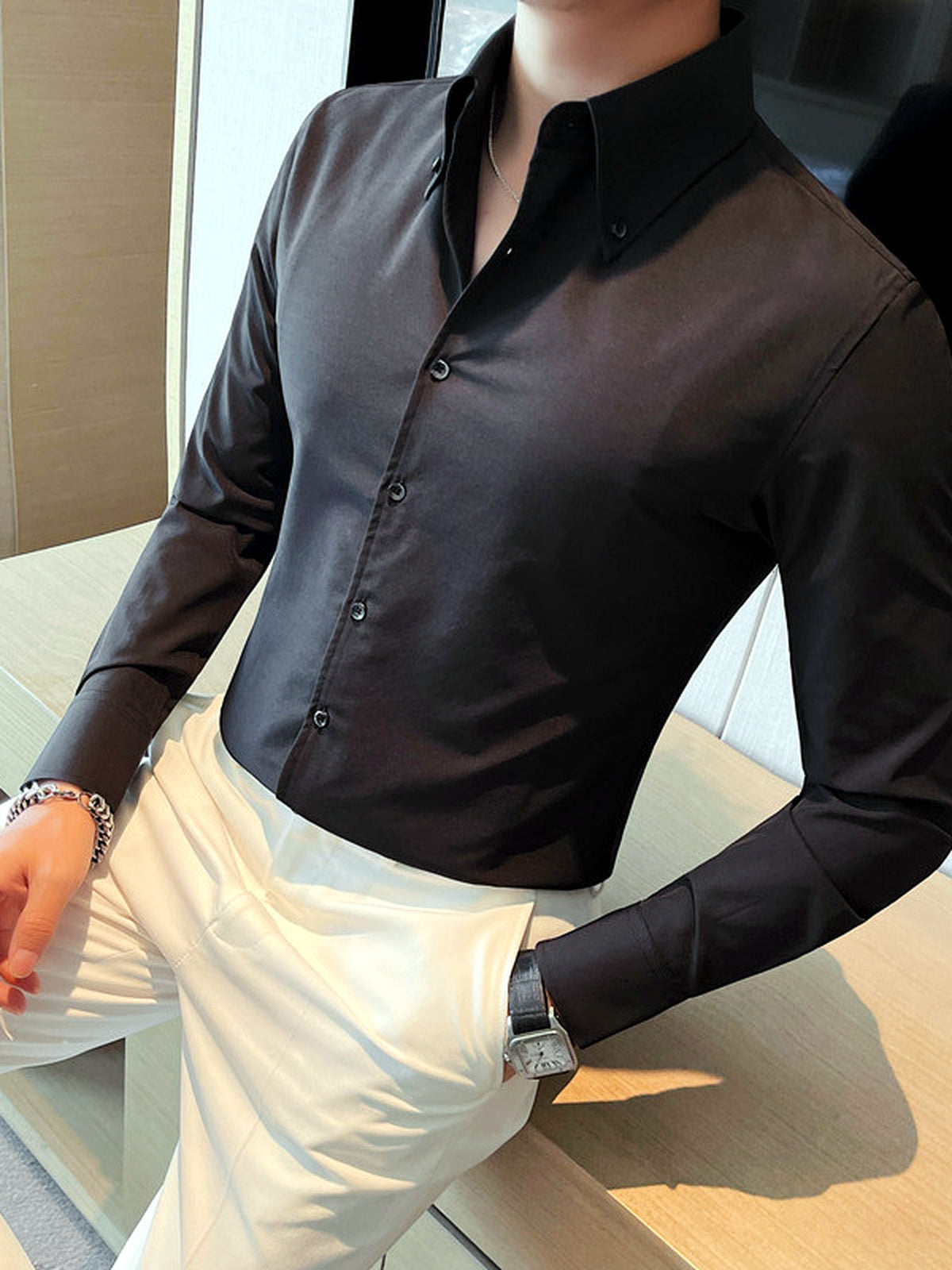 Casual Short Sleeve Shirt in Black - product view