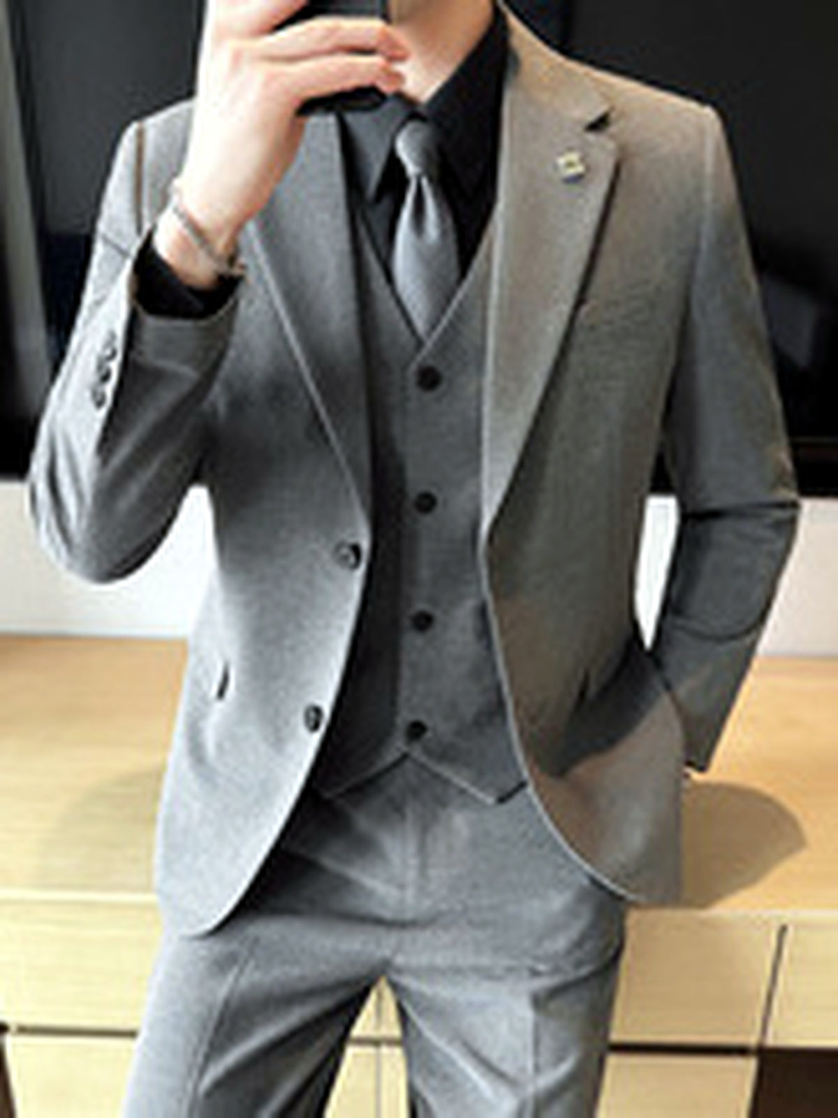 Men's Lightweight Business Blazer and Pants Set Casual Suit Outfit - product detail view 1