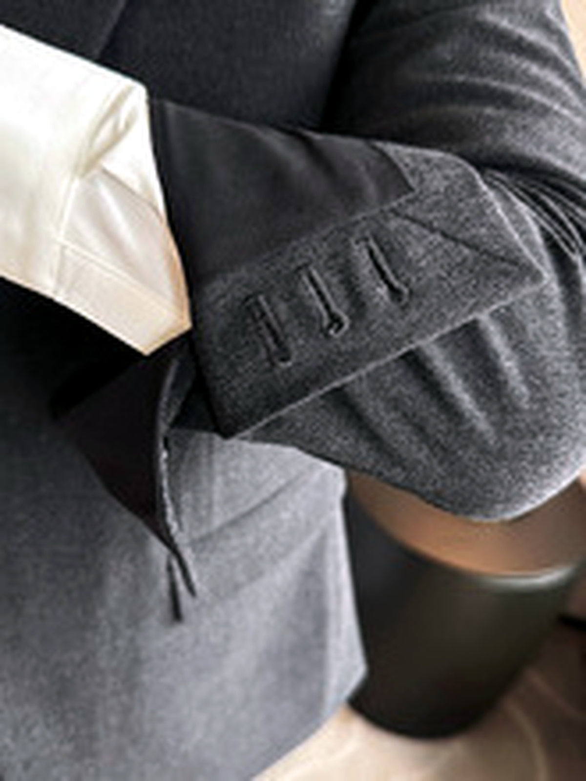 Men's Lightweight Business Blazer and Pants Set Casual Suit Outfit - product detail view 2