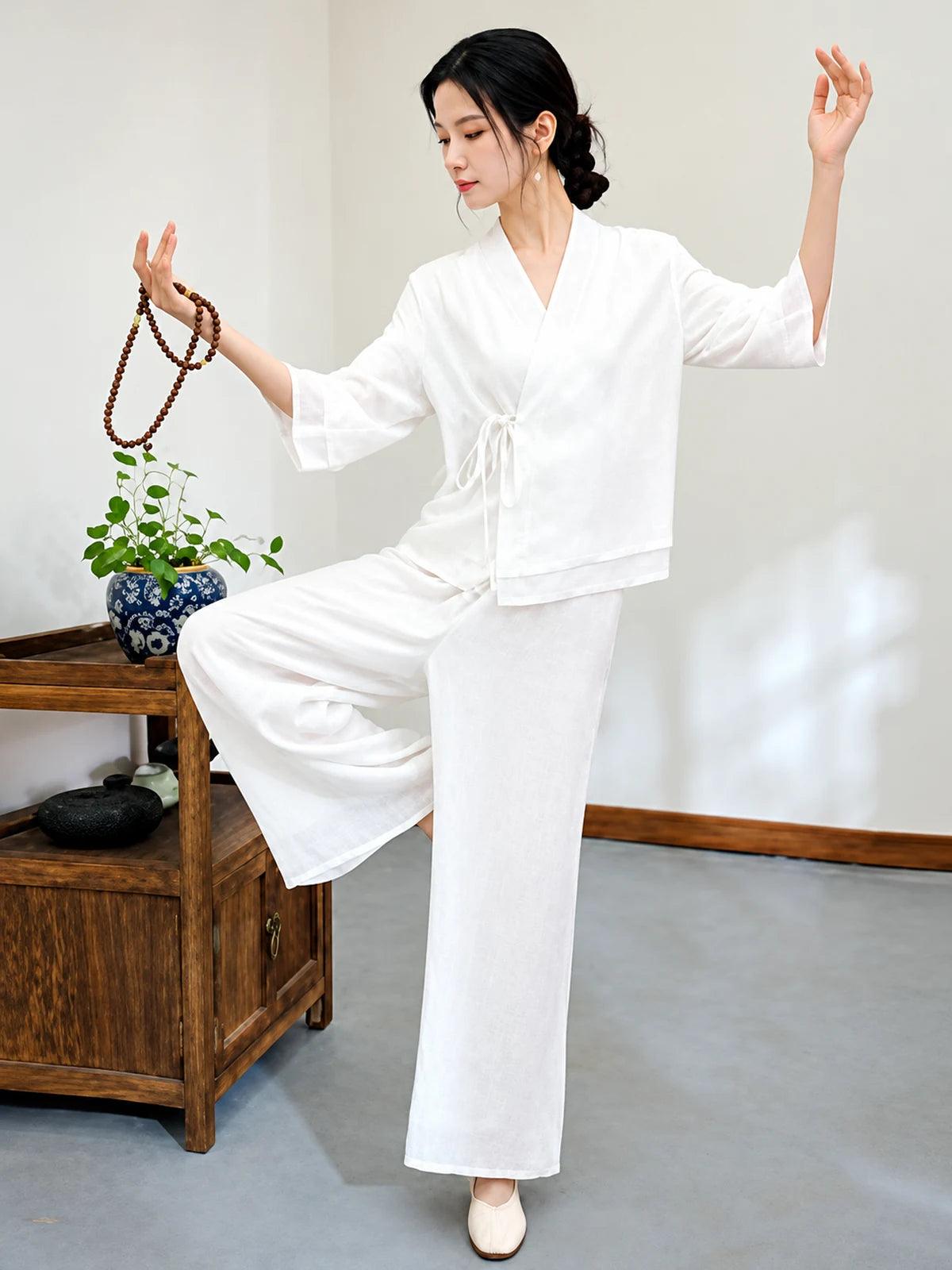 Women's Relaxed Cotton-Linen V-Neck Top & Wide-Leg Pants Set - product detail view 3