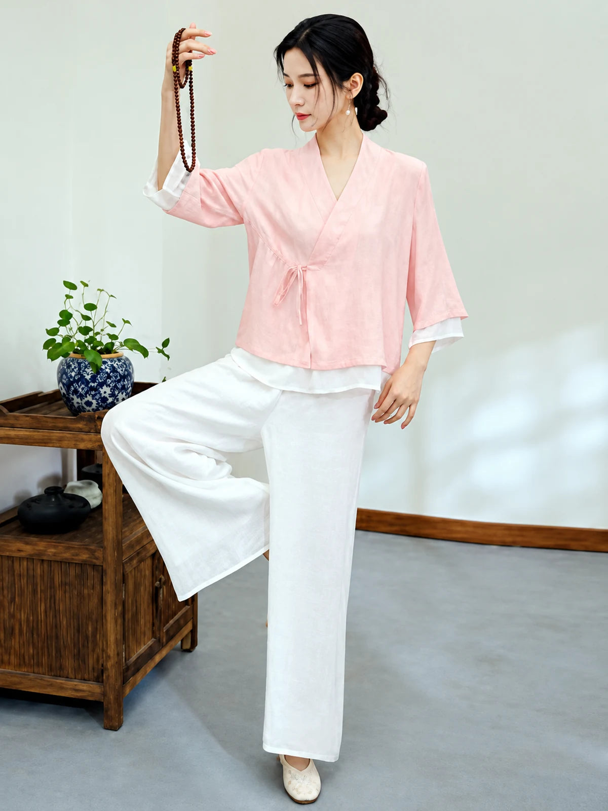 Women's Relaxed Cotton-Linen V-Neck Top & Wide-Leg Pants Set - product detail view 4