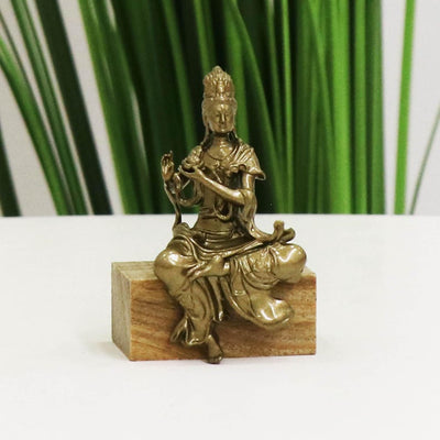 Bronze Guanyin Buddha Statue: Lotus Flower, Portable Altar Ornament