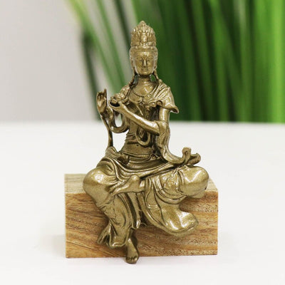 Bronze Guanyin Buddha Statue: Lotus Flower, Portable Altar Ornament