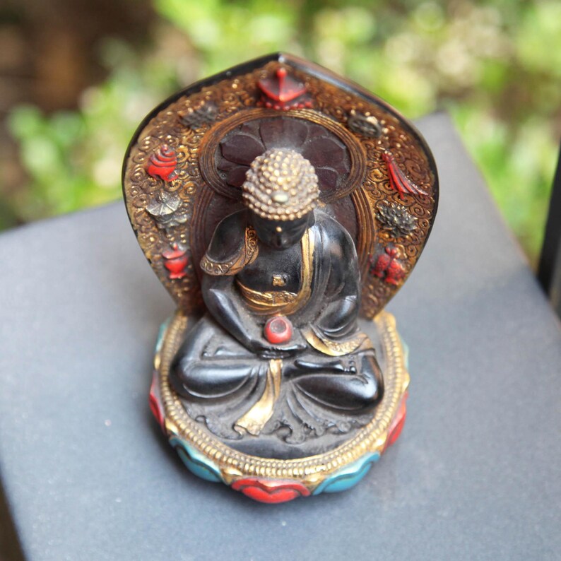 Glass Sakyamuni Buddha Statue: Hand-Painted Medicine Buddha Decor