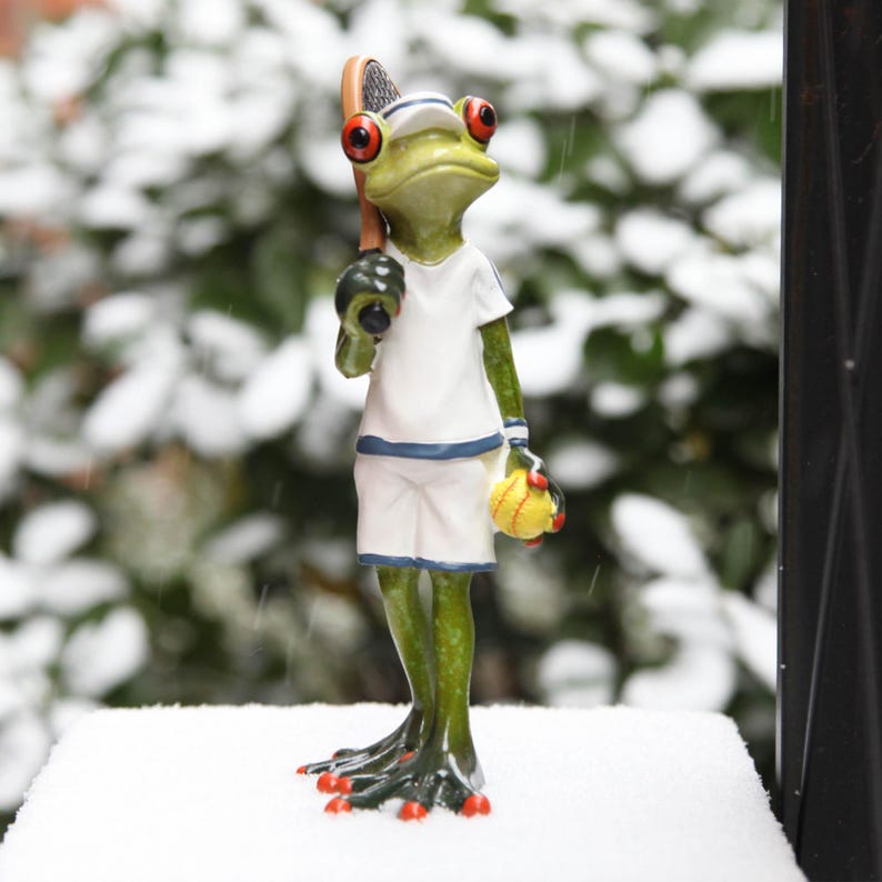 Tennis Frog Statue - Nordic Style Resin Sculpture for Home & Garden Decor