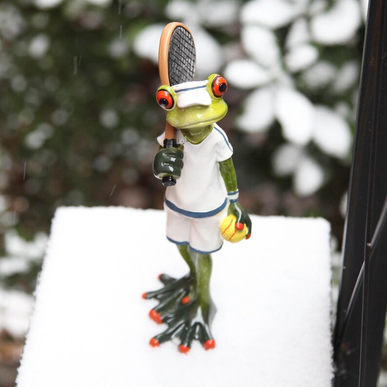 Tennis Frog Statue - Nordic Style Resin Sculpture for Home & Garden Decor